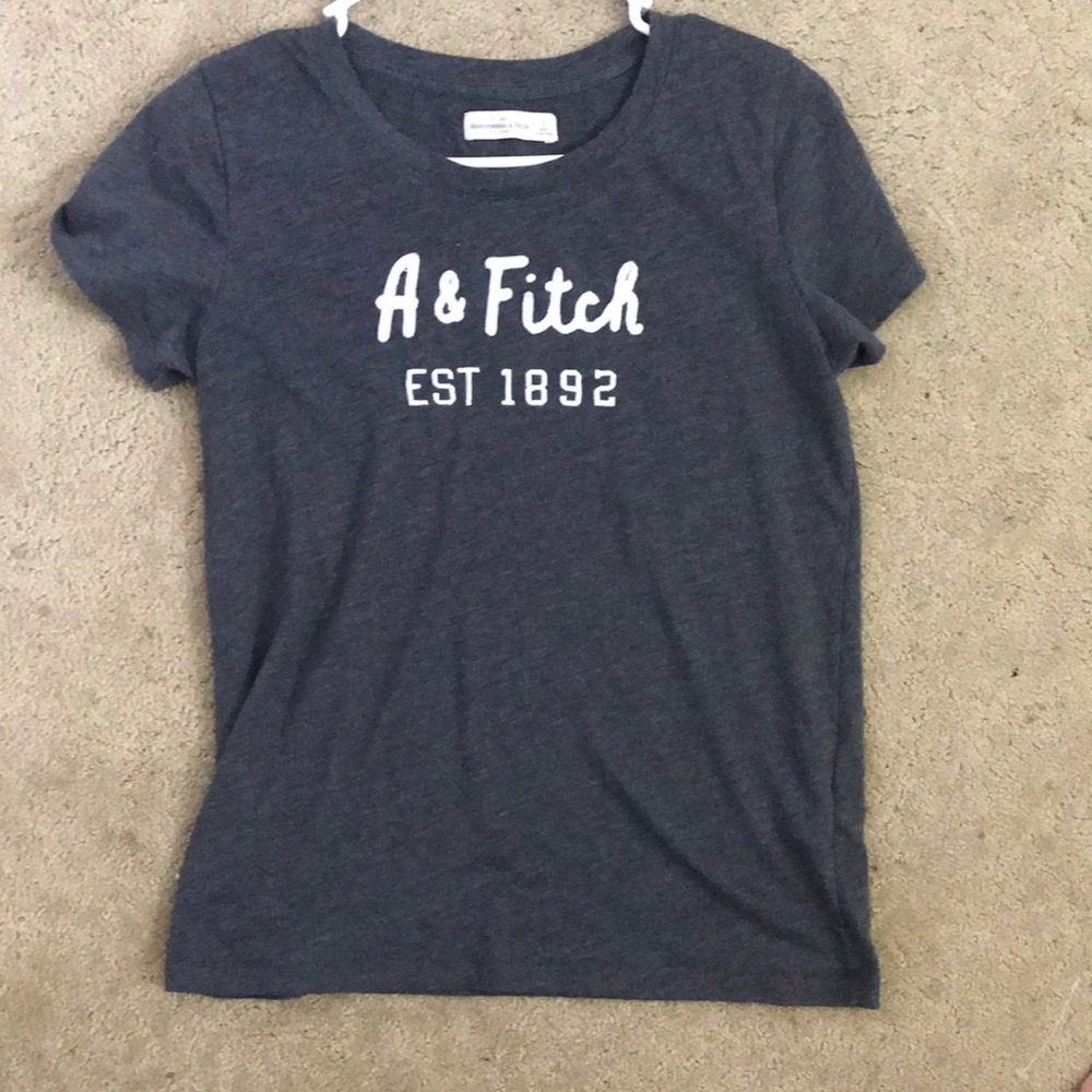 Grey t shirt